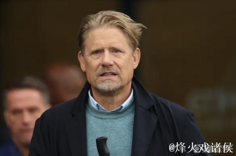 维拉是不是争冠球队?舒梅切尔:绝对是,曼联要踢他们我害怕 维拉是不是争冠球队?舒梅切尔:绝对是,曼联要踢他们我害怕